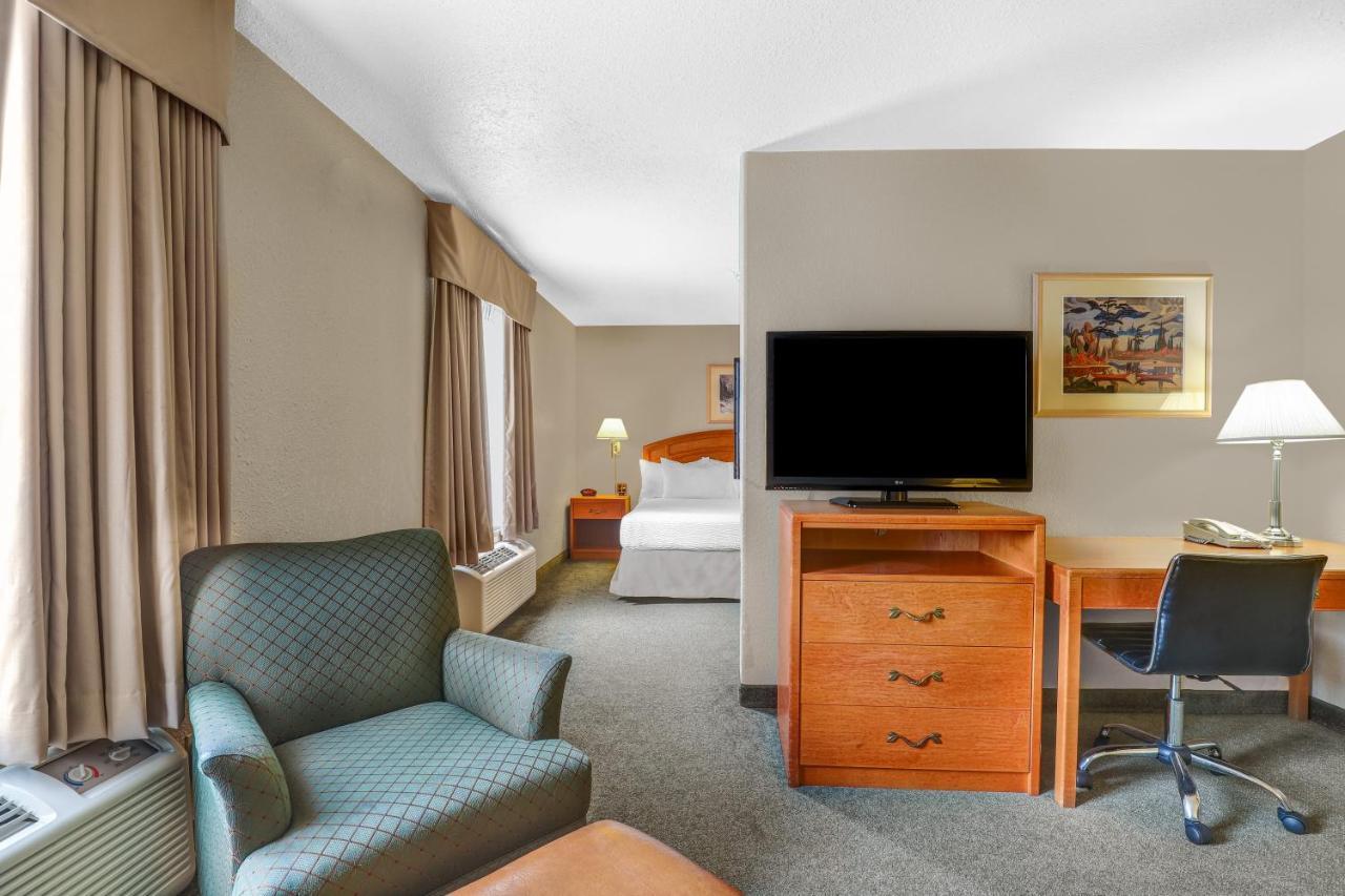 Days Inn By Wyndham Red Deer Exterior foto
